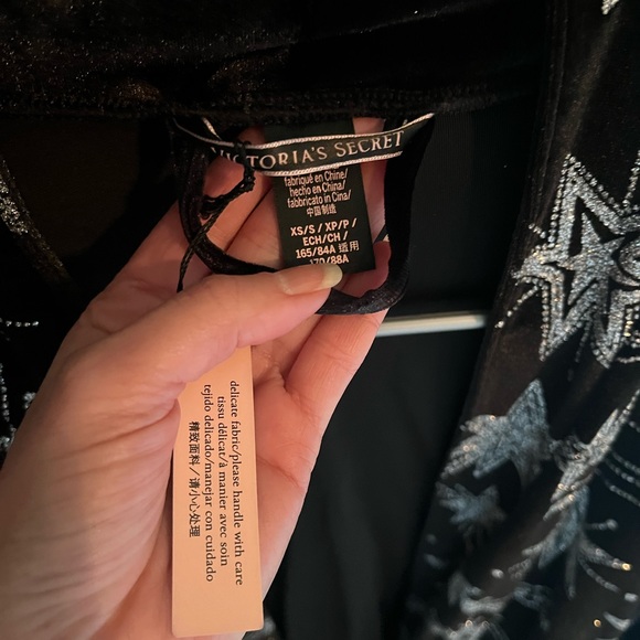 Victoria Secret Robe - Picture 3 of 3